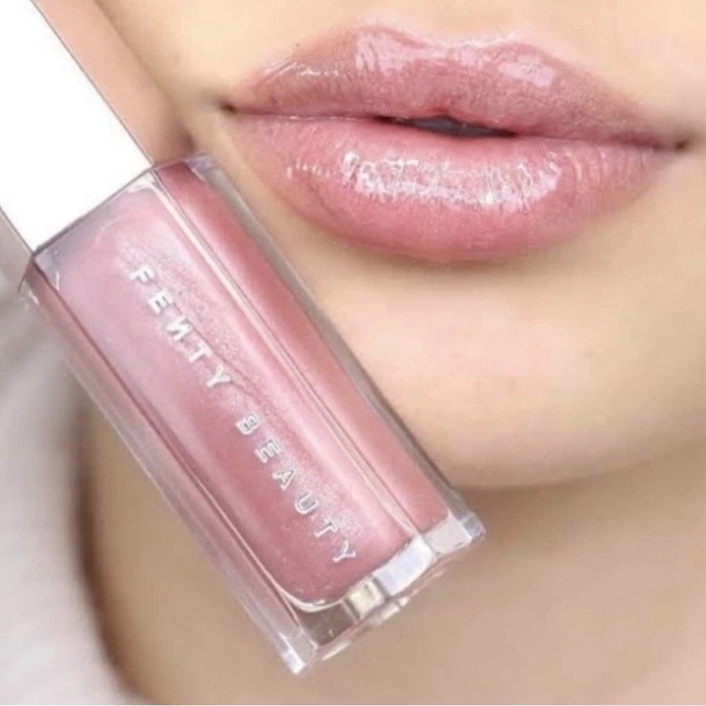 Fenty Beauty Gloss Bomb -  Sweet Mouth